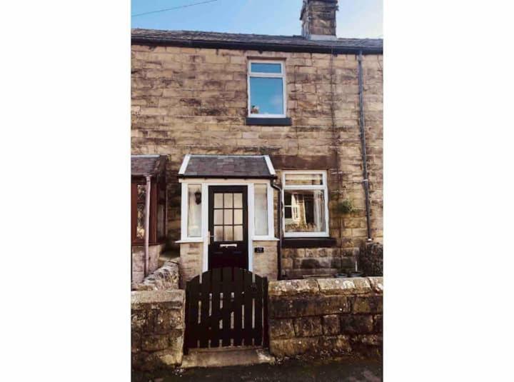 Boutique Cottage In The Heart Of Buxton Town المظهر الخارجي الصورة